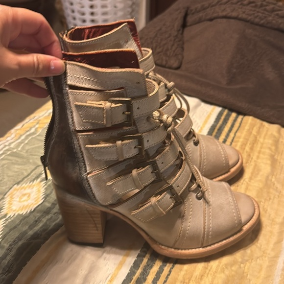 Freebird Braeden booties 9 - Picture 2 of 6